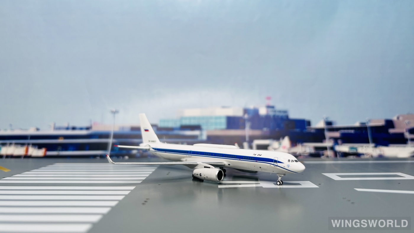 Pandamodel 1:400 52314 Russian Air Force 俄罗斯空军 Tupolev Tu-204 RA-64523