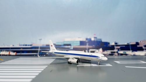 Russian Air Force 俄罗斯空军 Tupolev Tu-204 RA-64523  52314 Pandamodel 1:400