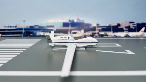NASA 美国航空航天局 Northrop Grumman RQ-4   AV200003 Avioni-X 1:200
