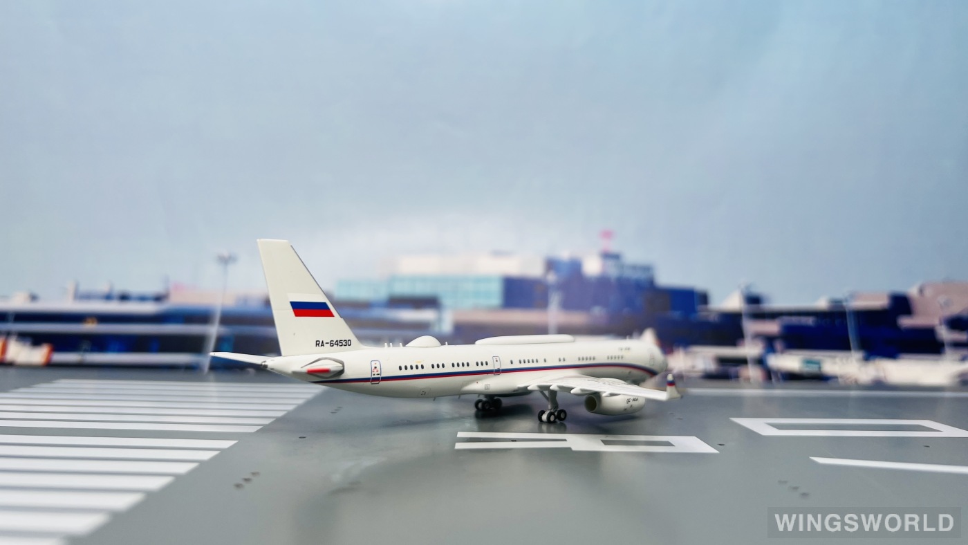 Pandamodel 1:400 52315 Russia State Transport Company Tupolev Tu-204 RA-64530