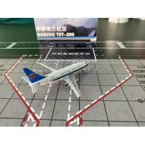 China Southern 中国南方航空 Boeing 737-200 B-2502  YU0007 YU MODEL 1:400