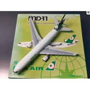 EVA Air 长荣航空 McDonnell Douglas MD-11 B-16102  PH04177 Phoenix 1:400