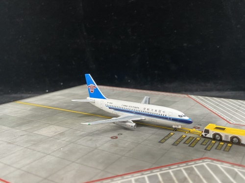 Boeing 737-200 南方航空 (現JTA)1/200 1/200 Japan TransOcean Air Boeing 737-200 – Cyber Hobby