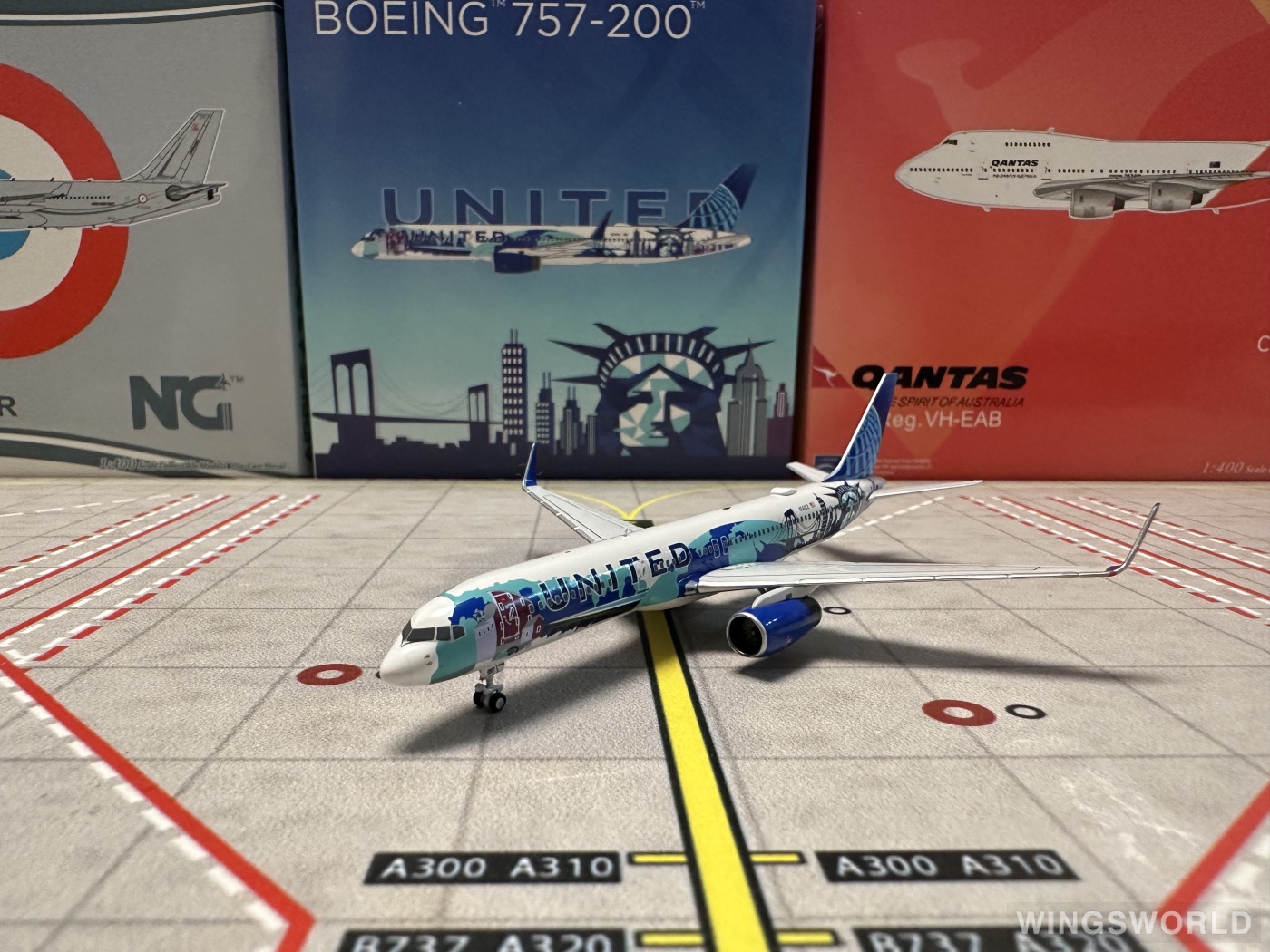 NGmodels 1:400 NG53199 United Airlines 美国联合航空 Boeing 757-200 N14102