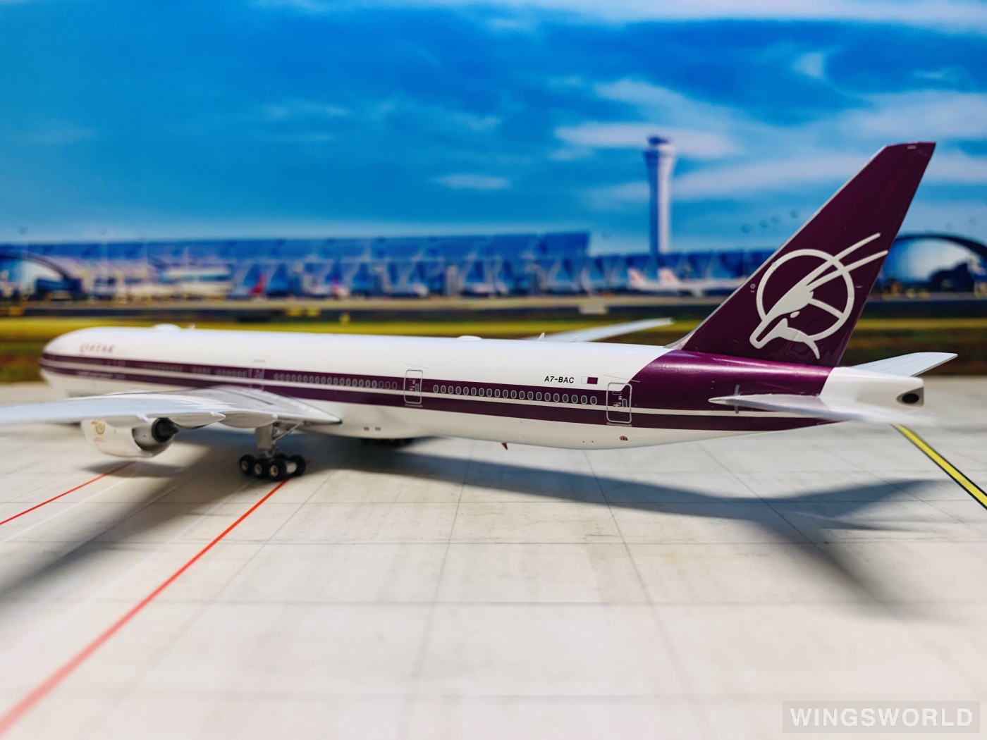 Phoenix 1:400 PH11739 Qatar 卡塔尔航空 Boeing 777-300ER A7-BAC
