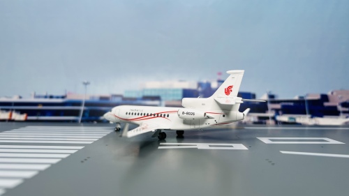 Amazon.co.jp: 1 200 中国国際航空 Falcon7X B8026 ダッソー