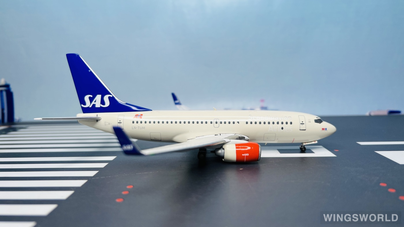 Aviation200 1:200 AV2737006 SAS 北欧航空 Boeing 737-700 LN-TUM