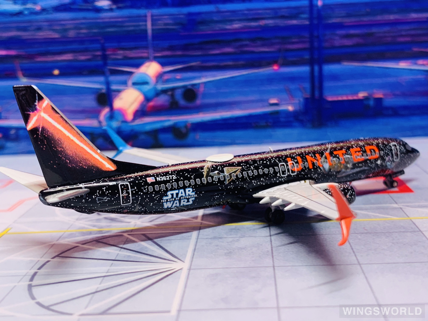 NGmodels 1:400 NG58133 United Airlines 美国联合航空 Boeing 737-800 N36272