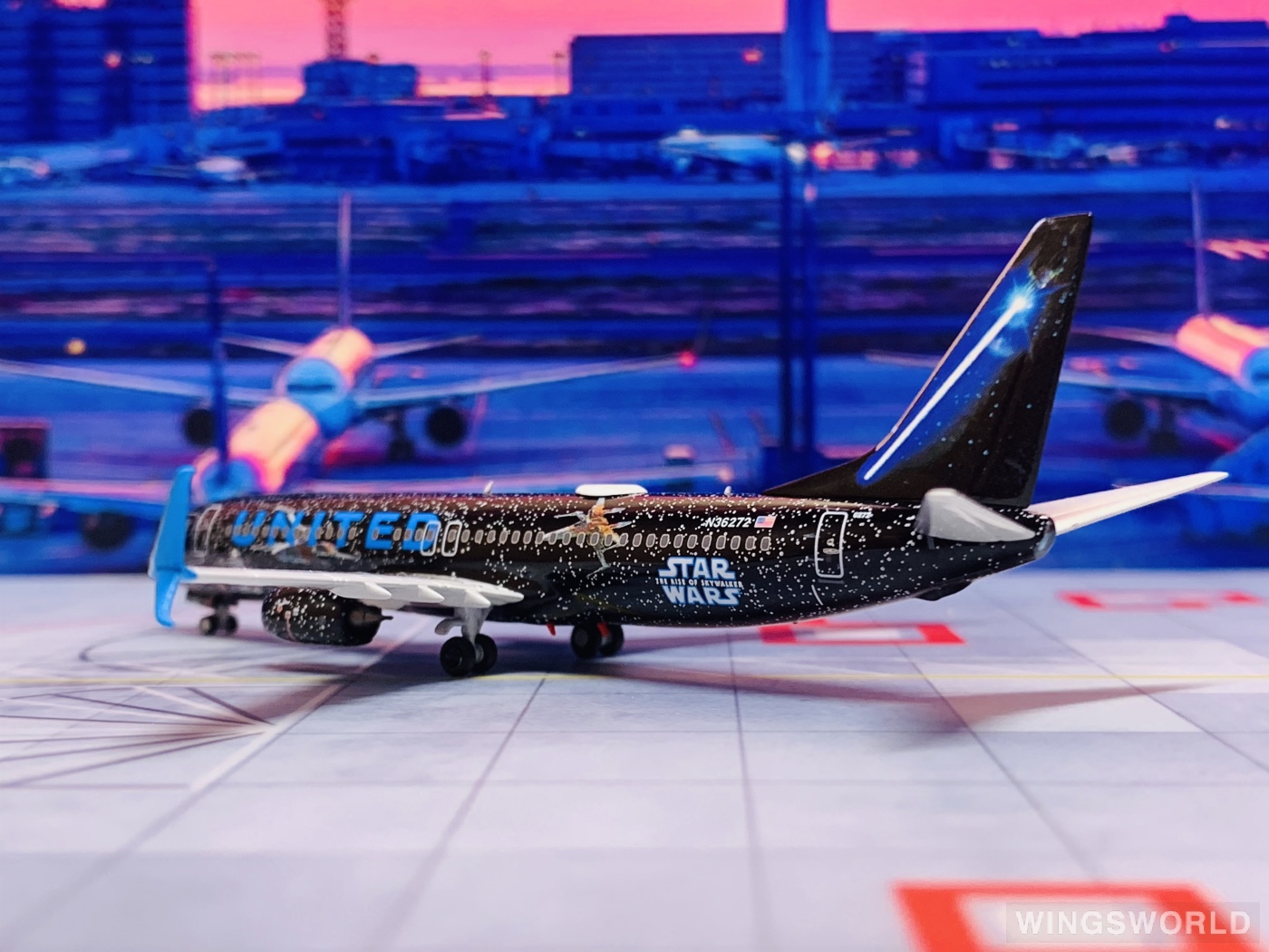 NGmodels 1:400 NG58133 United Airlines 美国联合航空 Boeing 737-800 N36272