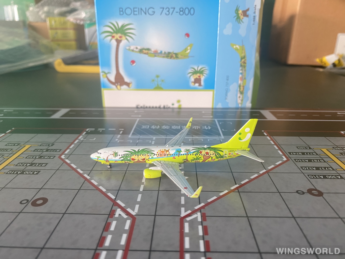 Phoenix 1:400 PH04545 Solaseed Air 空之子航空 Boeing 737-800 JA803X