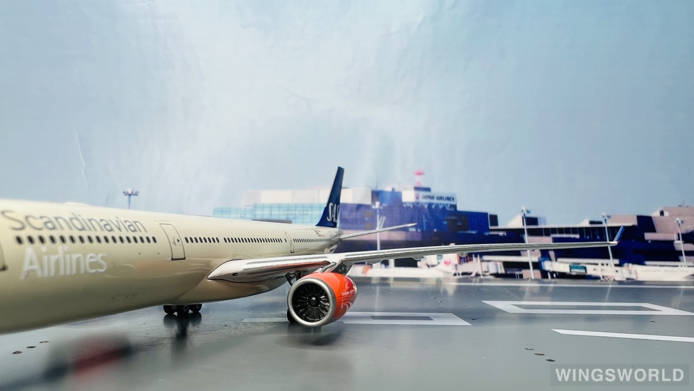 Phoenix 1:400 PH10488 SAS 北欧航空 Airbus A330-300 LN-RKH