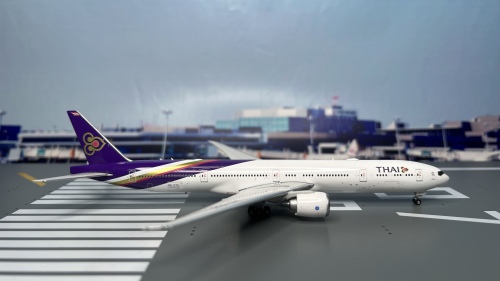 PH11822 Thai Airways 泰国国际航空Boeing 777-300ER HS-TTC