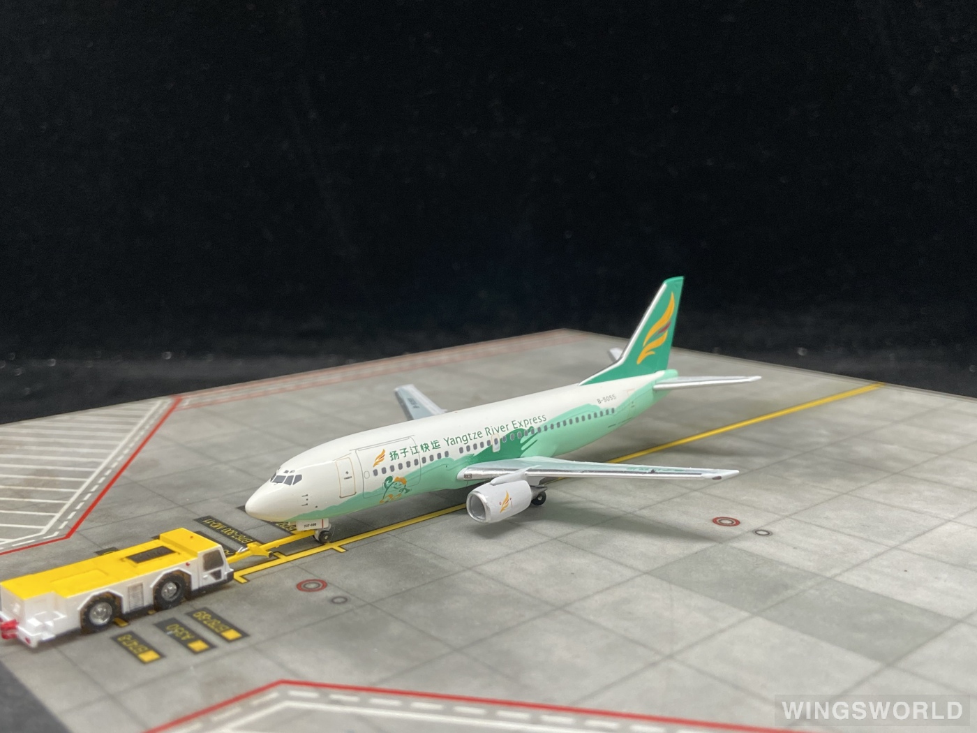 AeroClassics 1:400 ACB5055 Yangtze River Express 扬子江快运航空 Boeing 737-300 B-5055