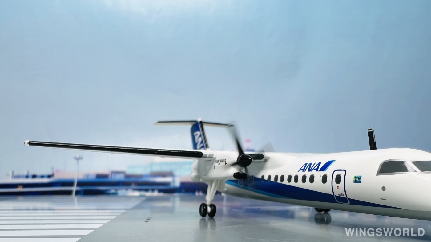 Hogan 1:200 DH28018 ANA 全日空 Bombardier Dash 8-300 JA804K