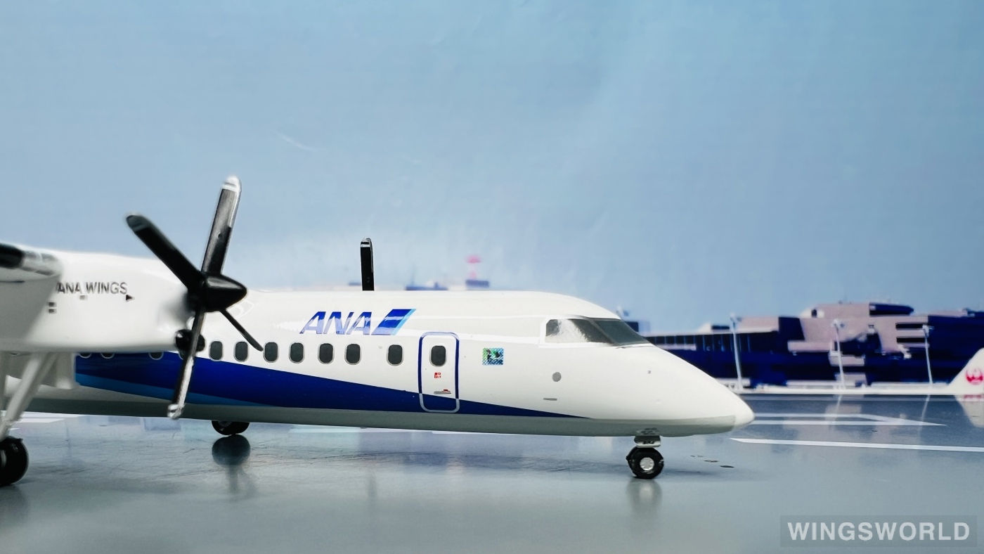 Hogan 1:200 DH28018 ANA 全日空 Bombardier Dash 8-300 JA804K