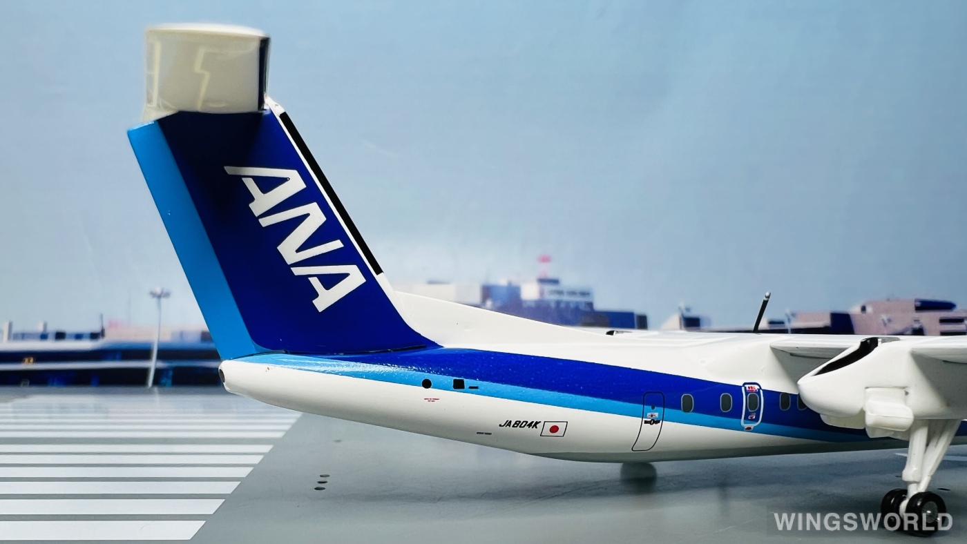 Hogan 1:200 Bombardier Dash 8-300 ANA 全日空DH28018 JA804K 的照片作者:JohnnyTS -  飞机模型世界资料库