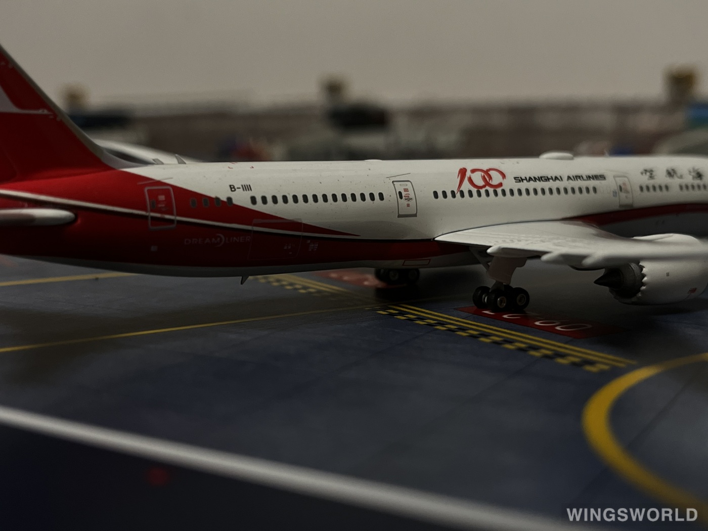 Phoenix 1:400 PH4B1111 Shanghai Airlines 上海航空 Boeing 787-9 B-1111