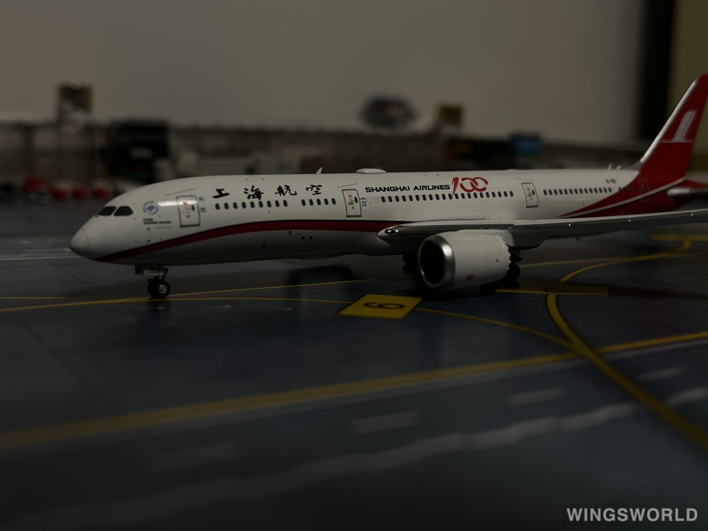 Phoenix 1:400 PH4B1111 Shanghai Airlines 上海航空 Boeing 787-9 B-1111