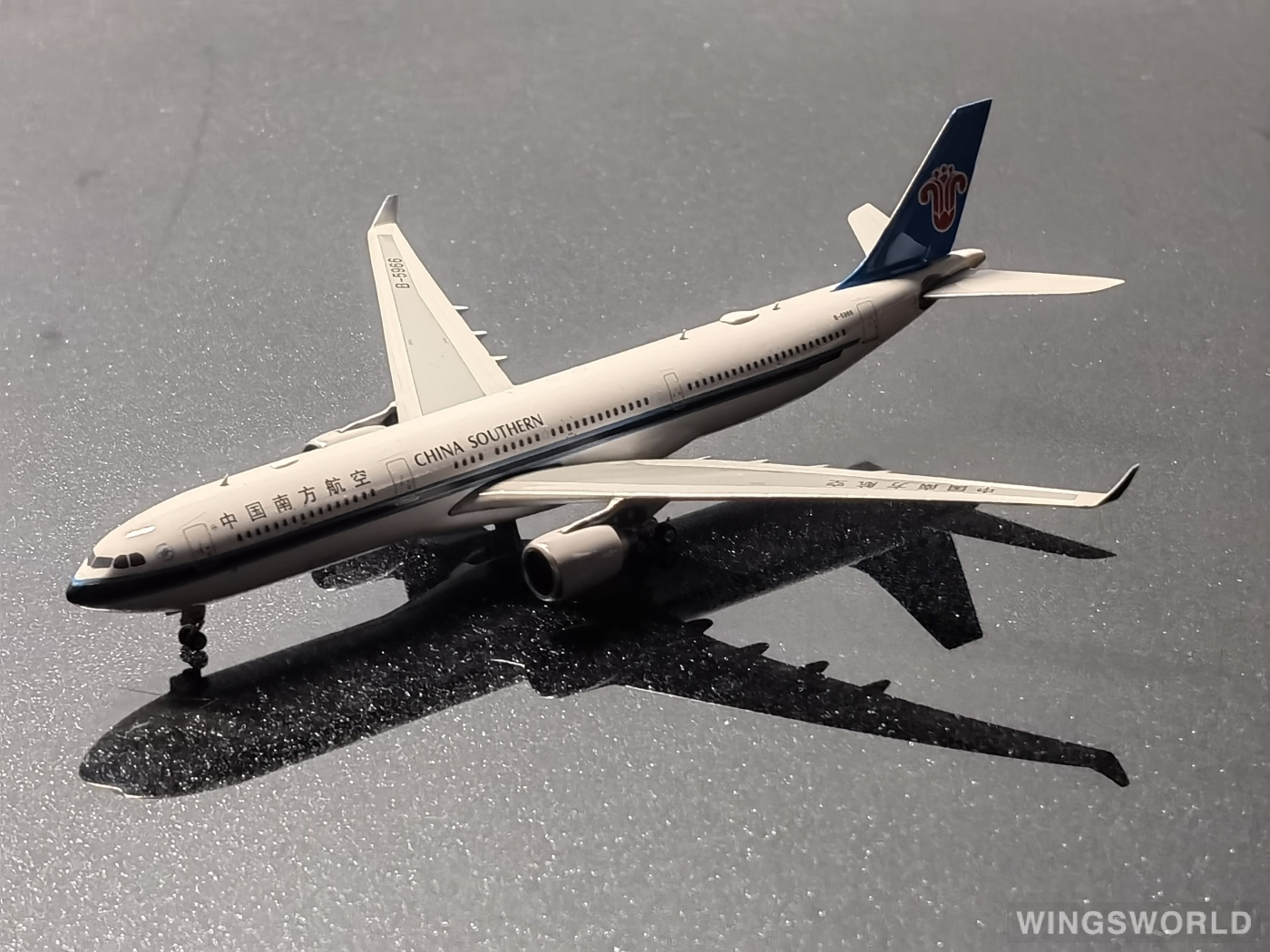 Phoenix 1:400 PH11381 China Southern 中国南方航空 Airbus A330-300 B-5966