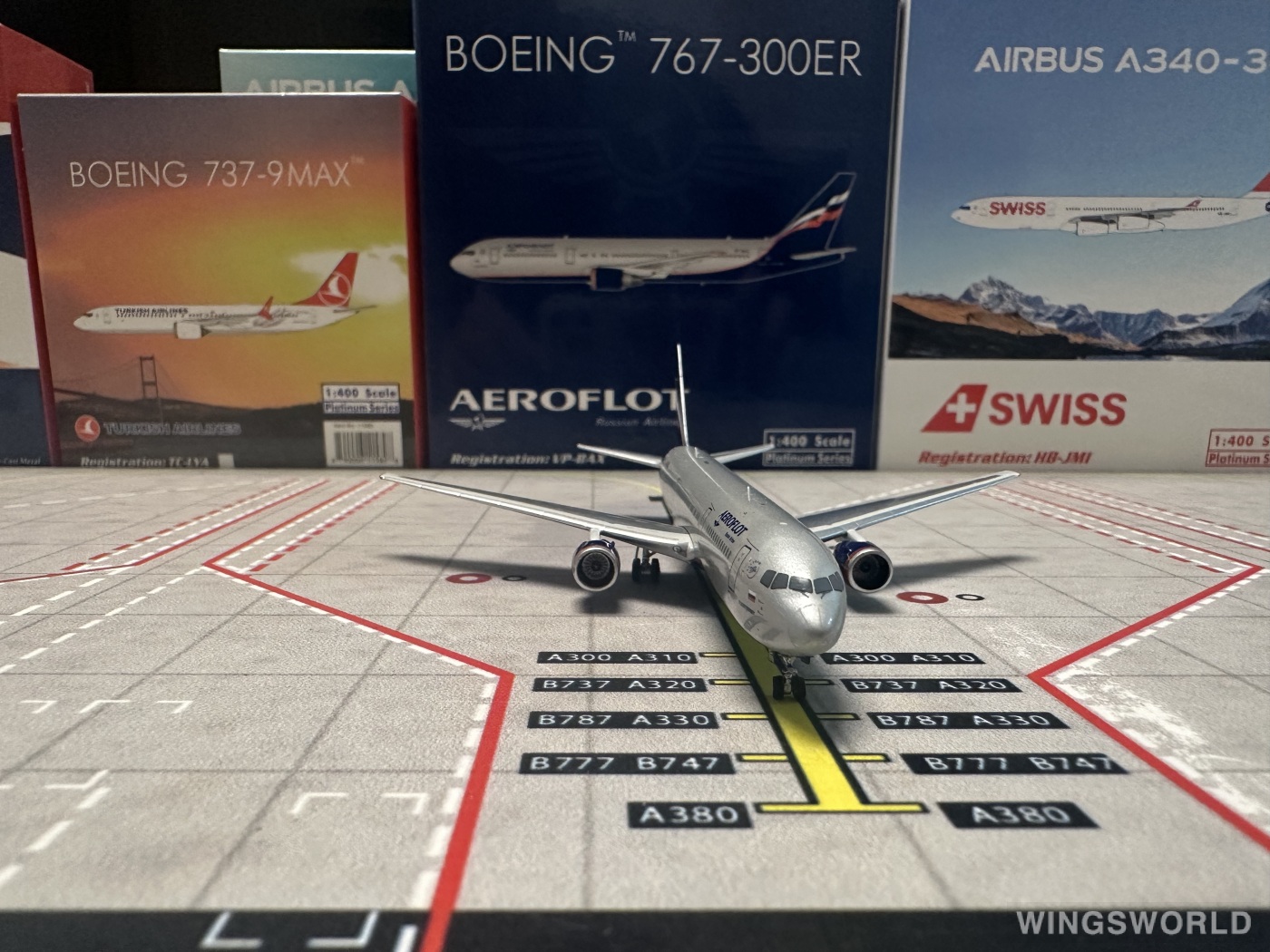 Phoenix 1:400 PH11046 Aeroflot 俄罗斯航空 Boeing 767-300 VP-BAX
