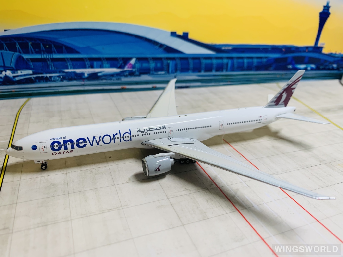 Phoenix 1:400 PH11475 Qatar 卡塔尔航空 Boeing 777-300ER A7-BAB