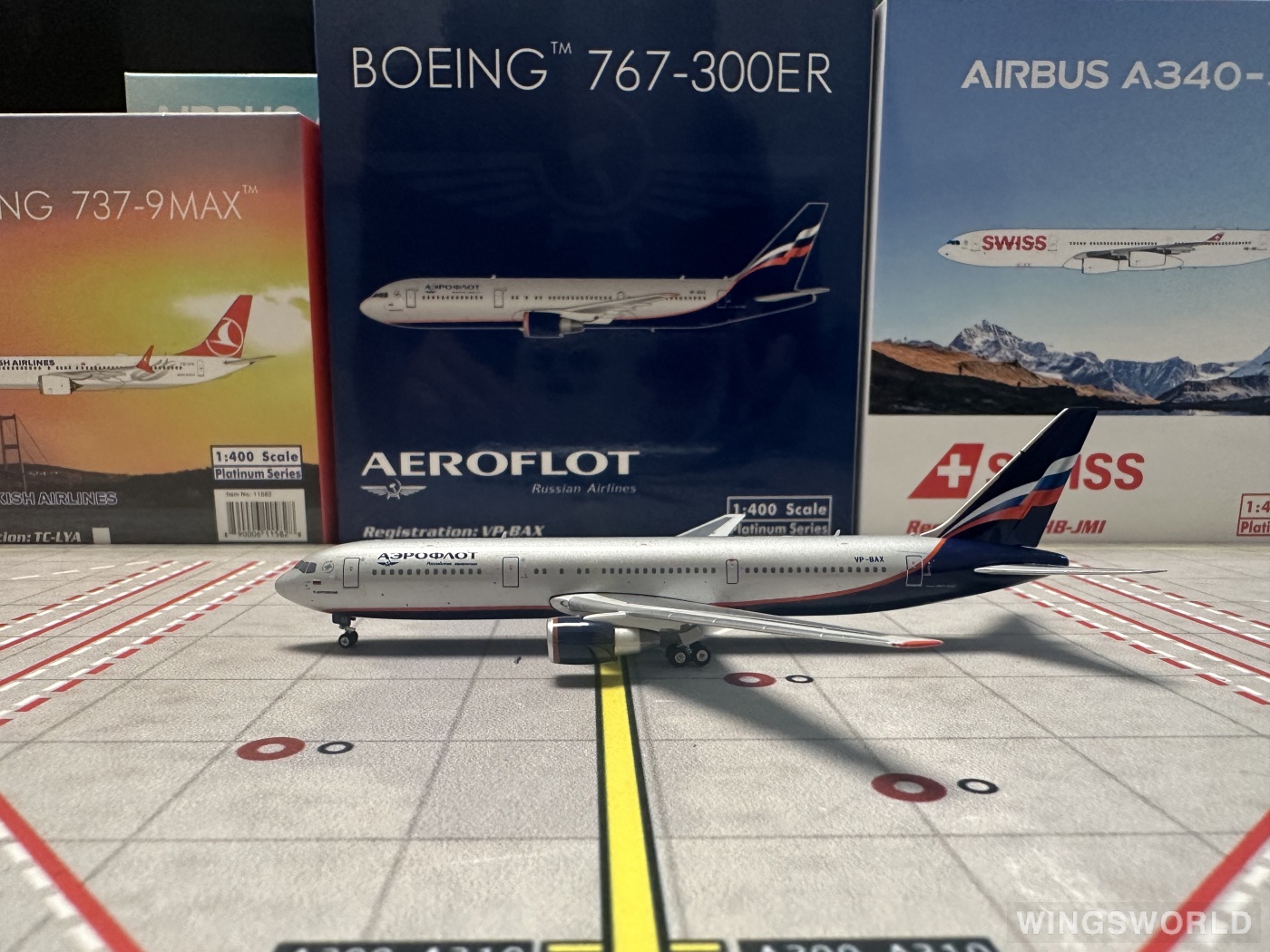 Phoenix 1:400 PH11046 Aeroflot 俄罗斯航空 Boeing 767-300 VP-BAX