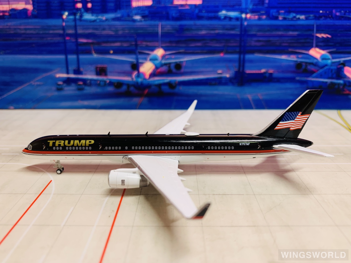 Geminijets 1:400 GJTRU2171 Trump Shuttle Boeing 757-200 N757AF