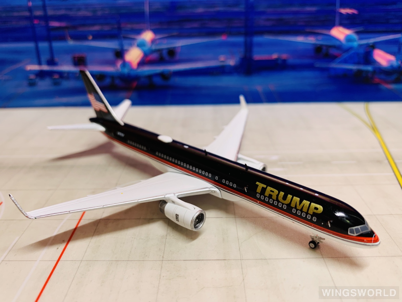 Geminijets 1:400 GJTRU2171 Trump Shuttle Boeing 757-200 N757AF