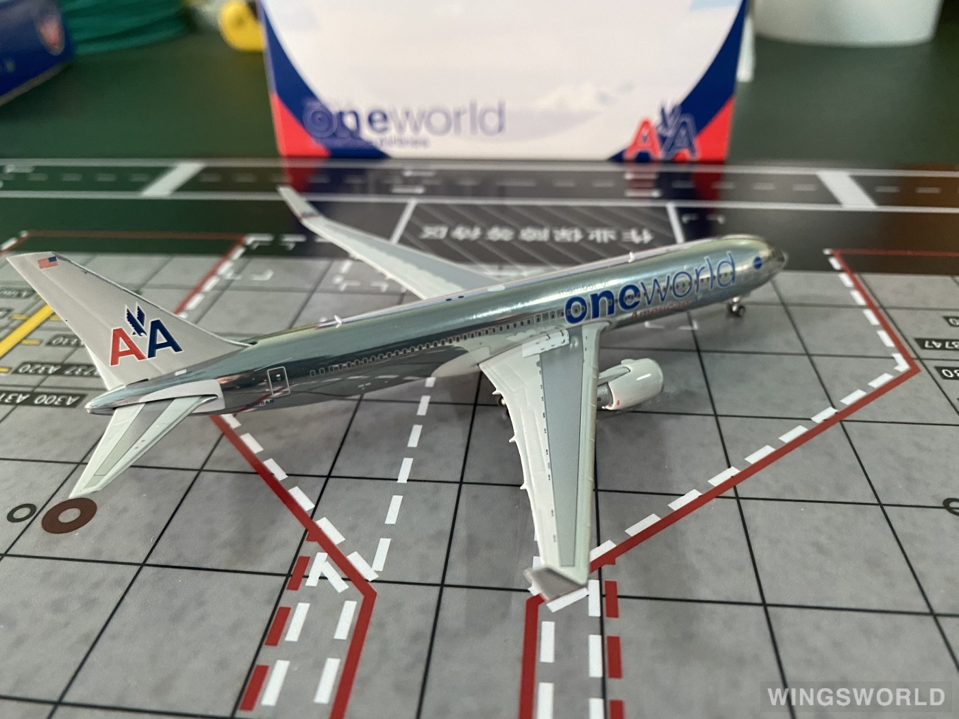 Phoenix 1:400 PH04555 American Airlines 美国航空 Boeing 767-300ER N395AN