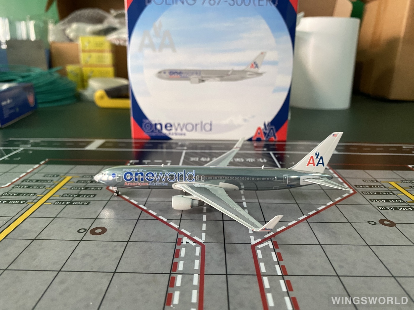 Phoenix 1:400 PH04555 American Airlines 美国航空 Boeing 767-300ER N395AN