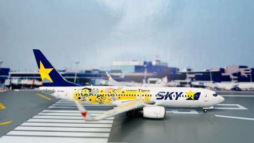 Skymark Airlines 天马航空 Boeing 737-800 JA73NR  EW2738010 JC Wings 1:200
