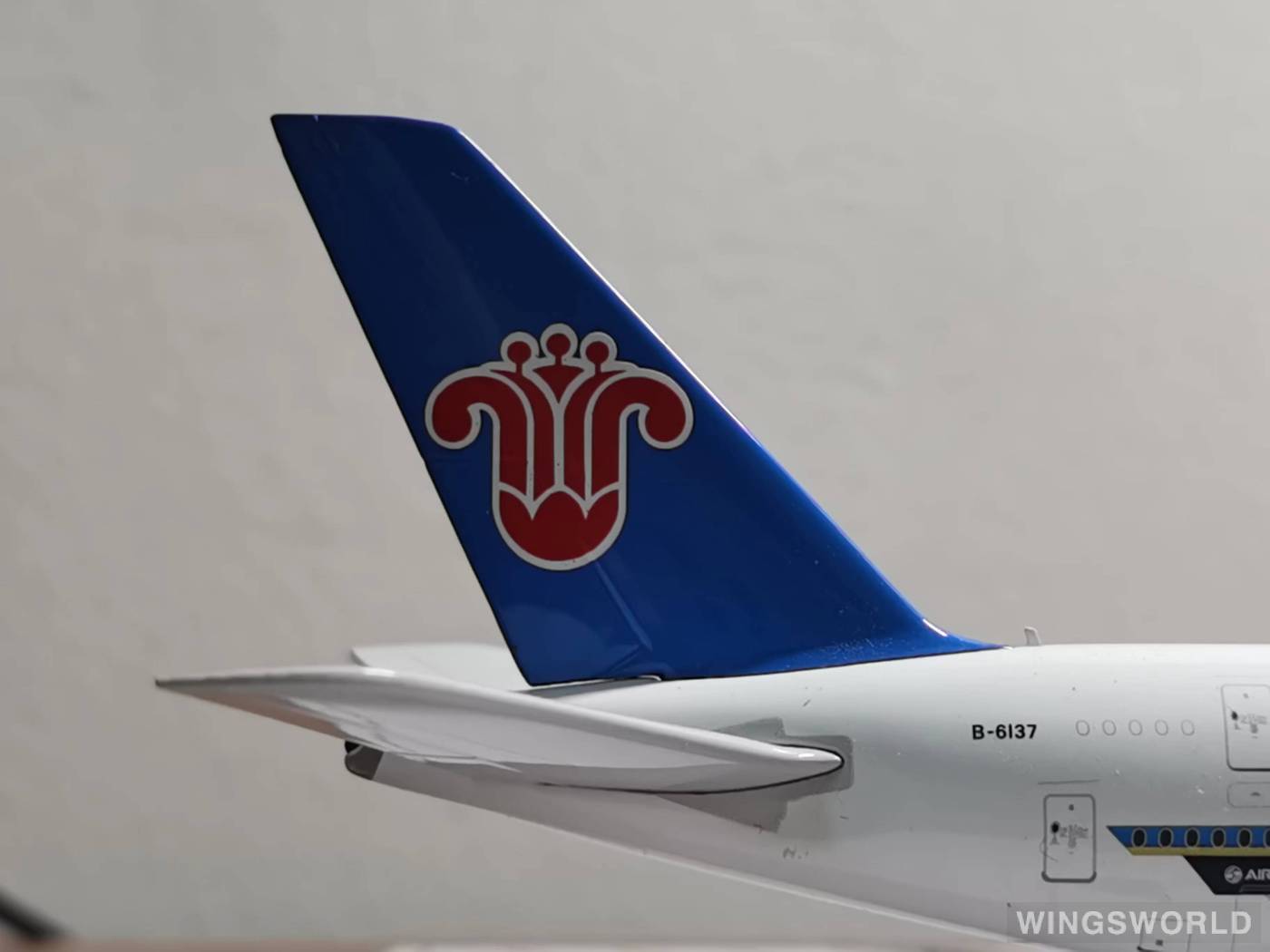 Phoenix 1:400 PH11535 China Southern 中国南方航空 Airbus A380-800 B-6137