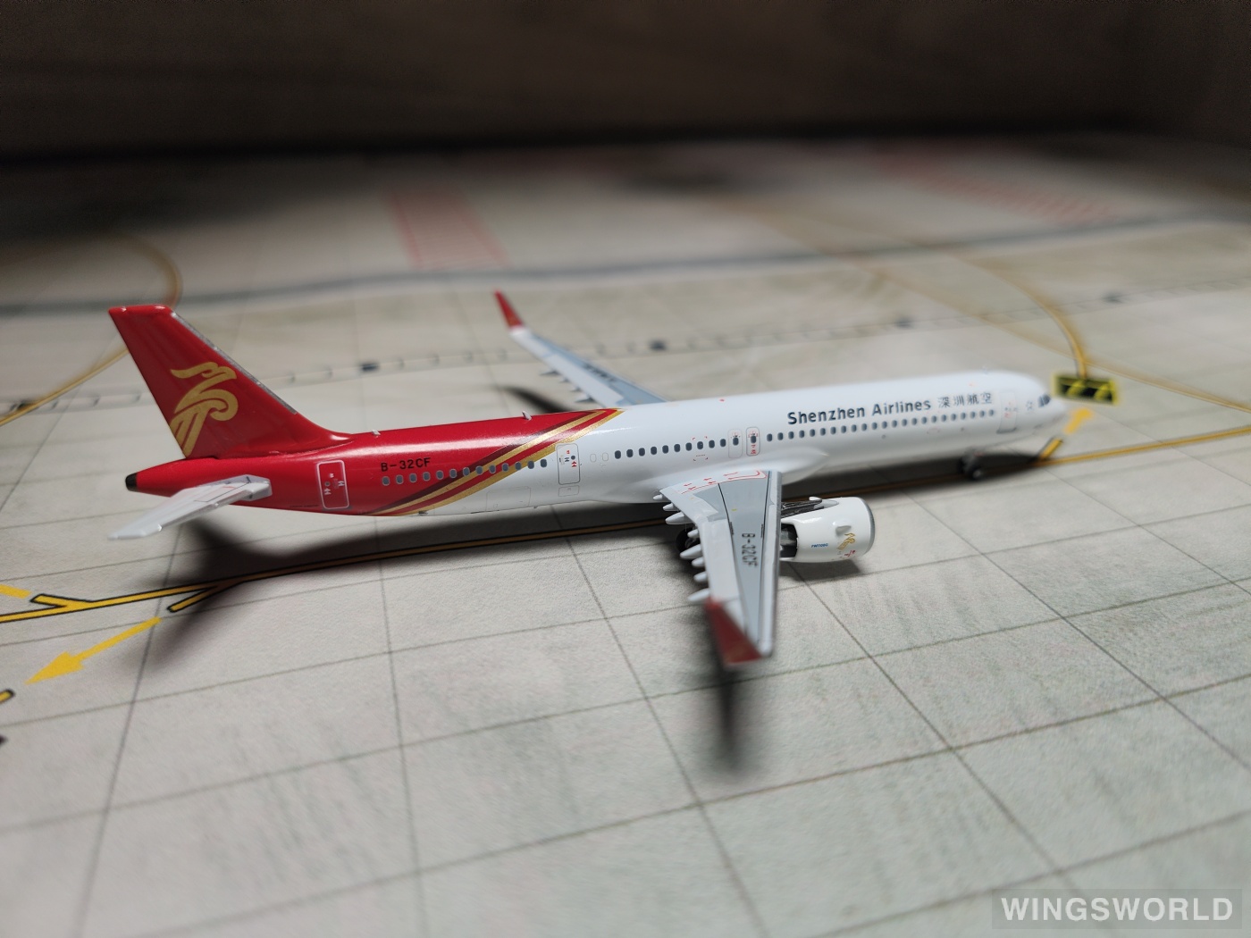 HYJLwings 1:400 HY210090 Shenzhen Airlines 深圳航空 Airbus A321neo B-32CF