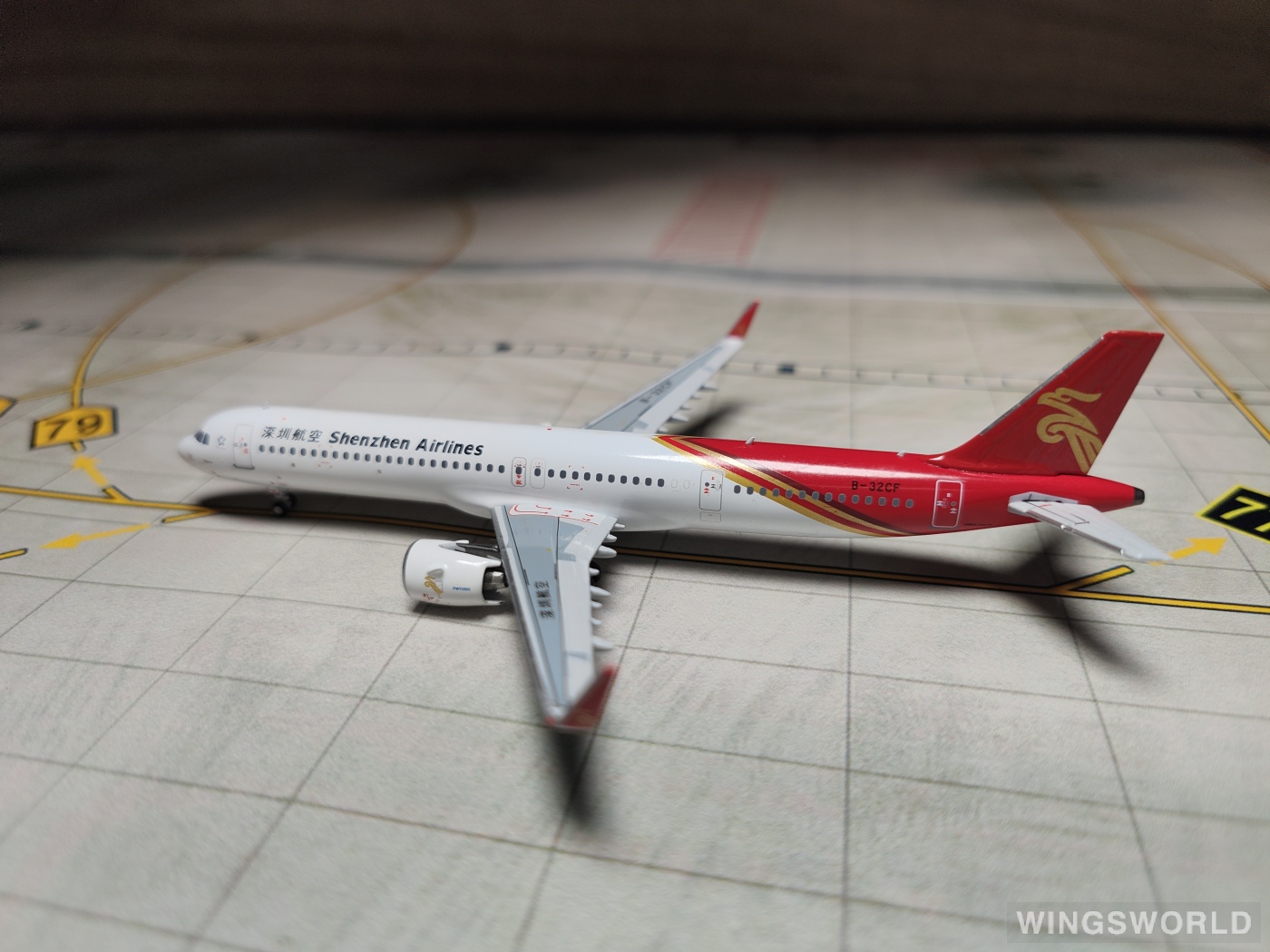 HYJLwings 1:400 HY210090 Shenzhen Airlines 深圳航空 Airbus A321neo B-32CF