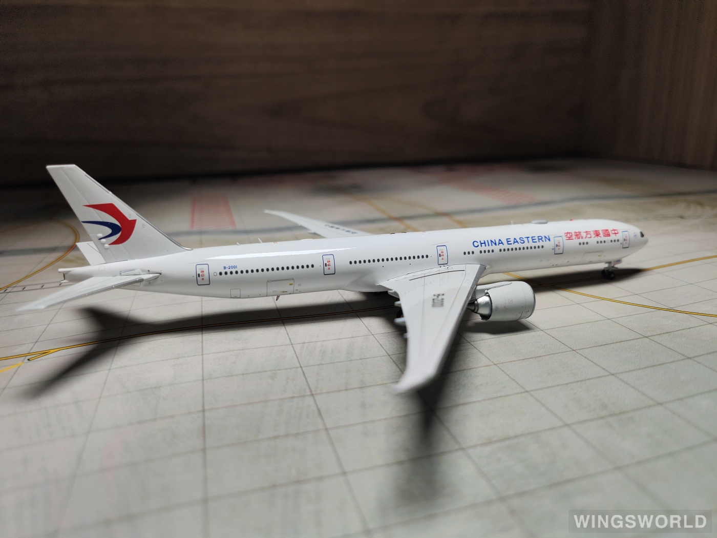 Aviation400 1:400 AV4085 China Eastern 中国东方航空 Boeing 777-300ER B-2001