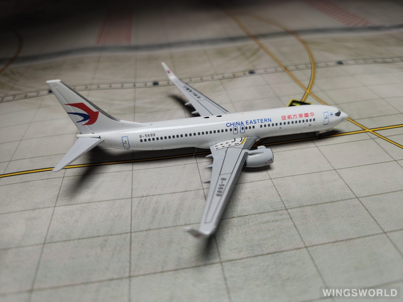 Pandamodel 1:400 PMB5689 China Eastern 中国东方航空 Boeing 737-800 B-5689