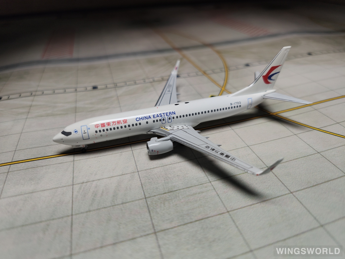 Pandamodel 1:400 PMB1723 China Eastern 中国东方航空 Boeing 737-800 B-1723