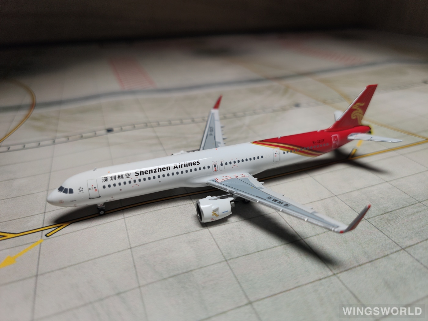 HYJLwings 1:400 HY210090 Shenzhen Airlines 深圳航空 Airbus A321neo B-32CF