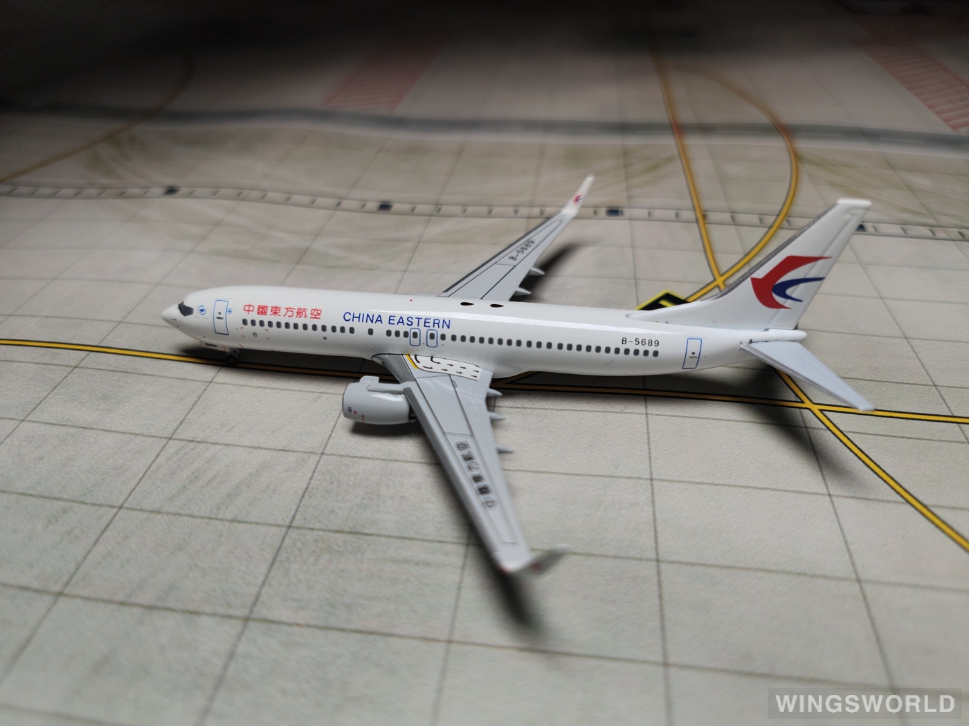 Pandamodel 1:400 PMB5689 China Eastern 中国东方航空 Boeing 737-800 B-5689