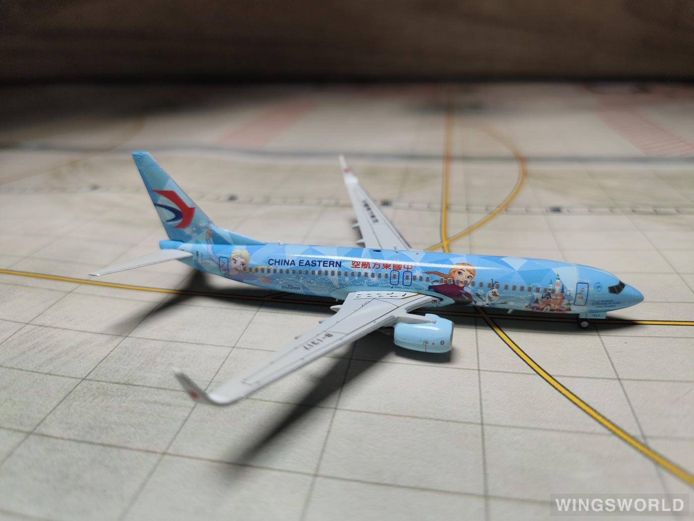 JC Wings 1:400 EW4738010 China Eastern 中国东方航空 Boeing 737-800 B-1317