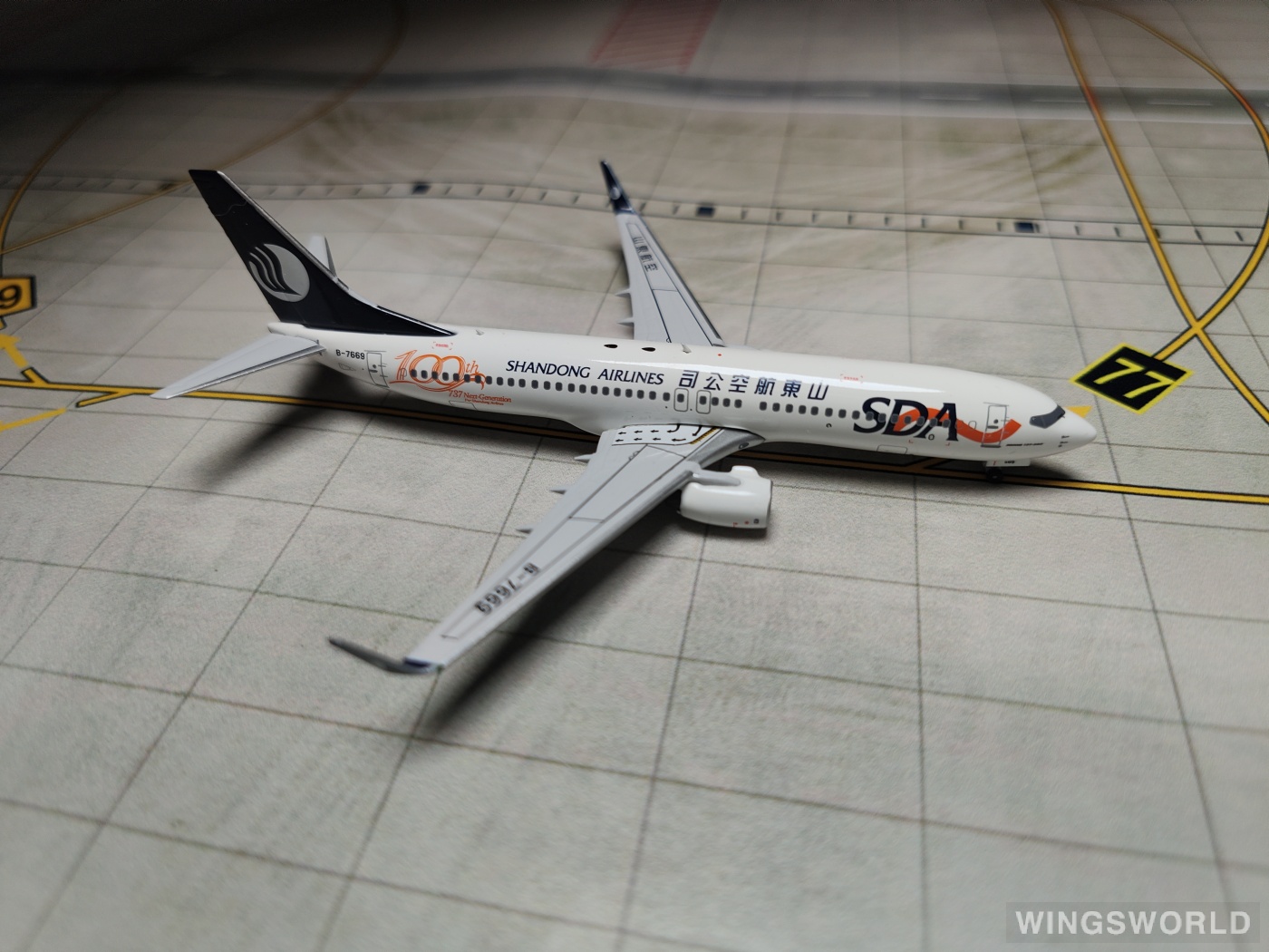 Pandamodel 1:400 PM-B-7669 Shandong Airlines 山东航空 Boeing 737-800 B-7669