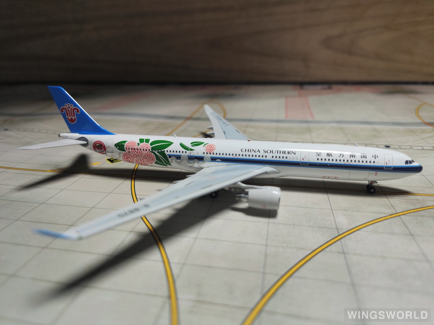 Aviation400 1:400 AV4094 China Southern 中国南方航空 Airbus A330-300 B-8870