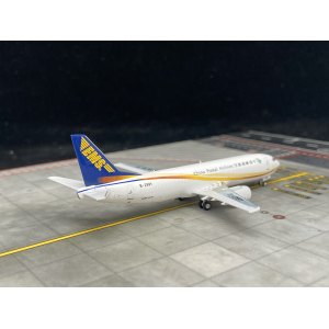 China Postal Airlines 中国邮政航空 Boeing 737-400 B-2891  52311 Pandamodel 1:400