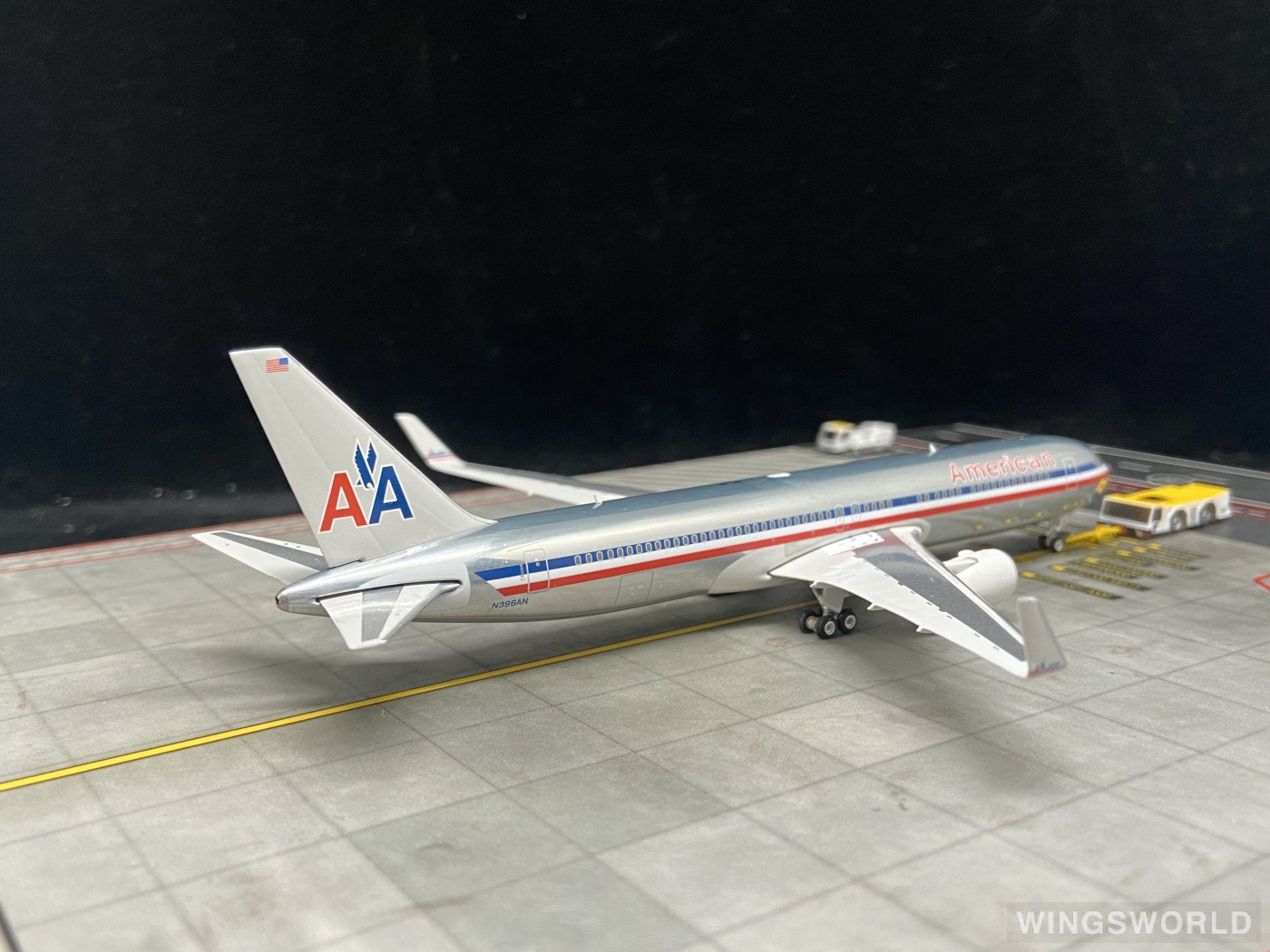 Phoenix 1:400 PH04556 American Airlines 美国航空 Boeing 767-300ER N396AN