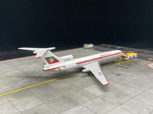Phoenix 1/400 バルカン・ブルガリア航空 Tu-154B Amazon.com: ACE HOBBY Phoenix Air Koryo Tupolev TU-154B P