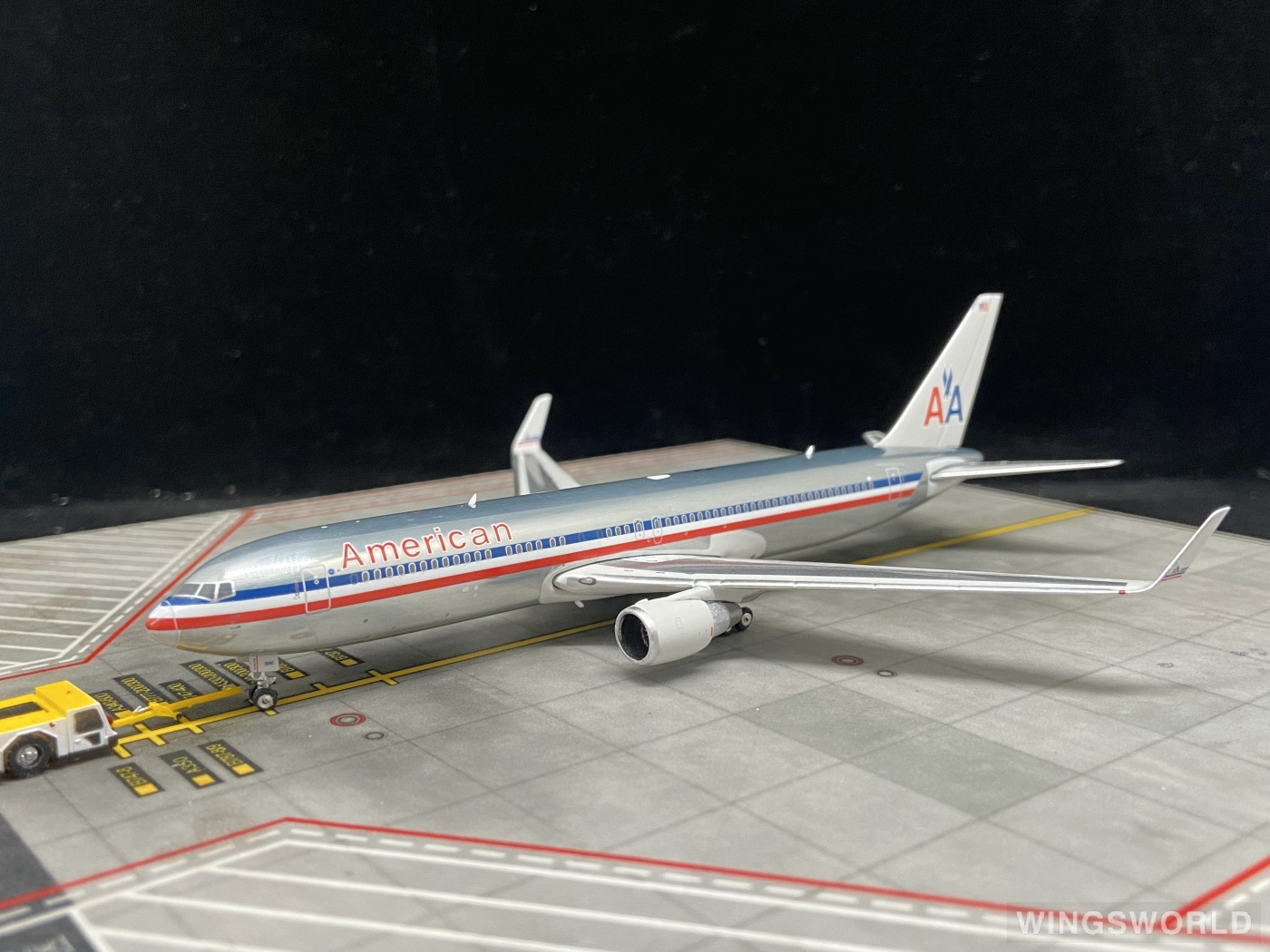 Phoenix 1:400 PH04556 American Airlines 美国航空 Boeing 767-300ER N396AN