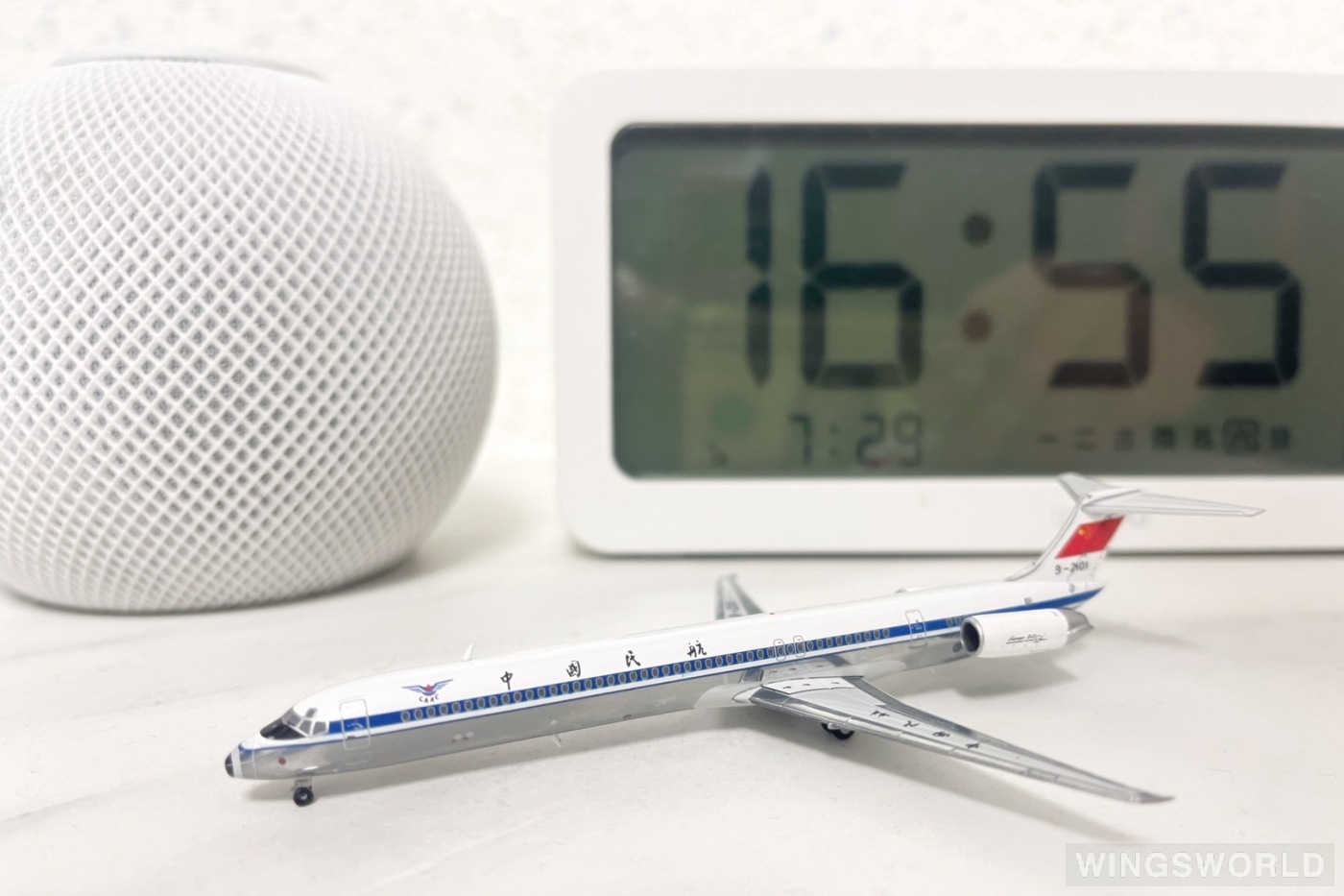 YU MODEL 1:400 YU0016 CAAC 中国民航 McDonnell Douglas MD-82 B-2101