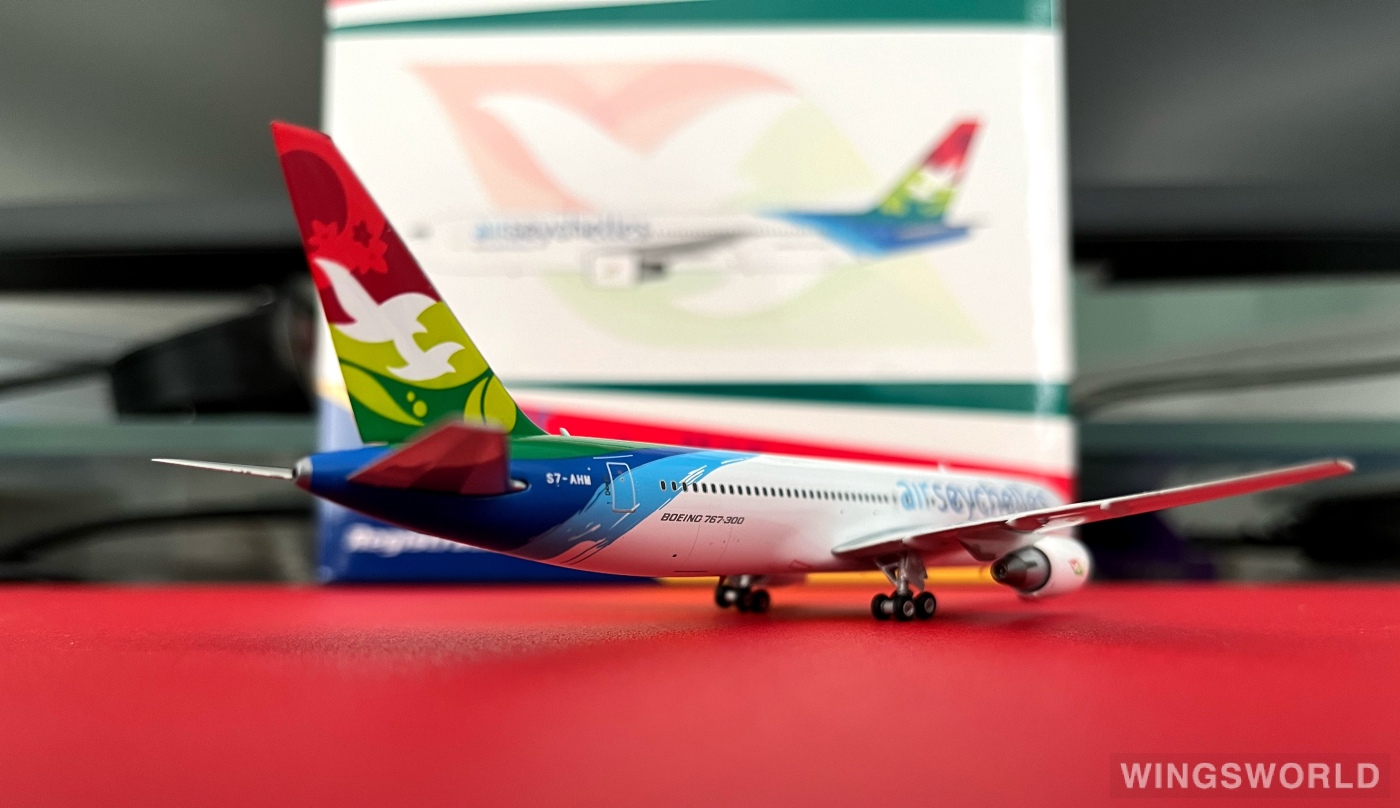 Phoenix 1:400 PH11817 Air Seychelles 塞舌尔航空 Boeing 767-300ER S7-AHM