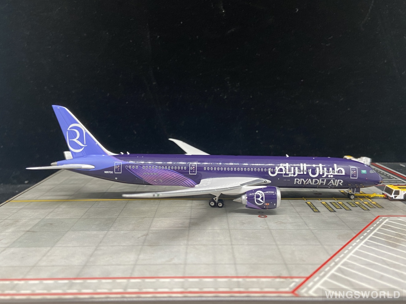 Phoenix 1:400 PH11829 Riyadh Air 利雅得航空 Boeing 787-9 N8572C