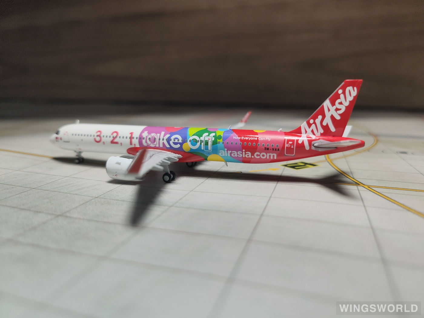 JC Wings 1:400 XX4249 AirAsia 亚洲航空 Airbus A321 9M-VAA